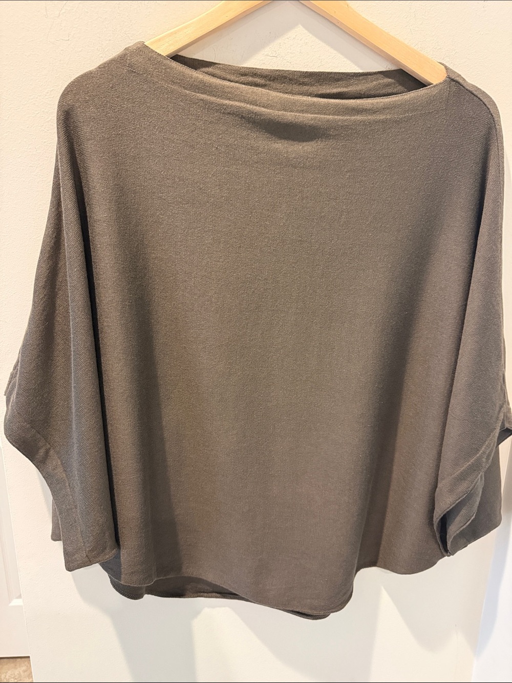 Planet Women's Relaxed Boat Neck Poncho Taupe Dolman sleeve Lagenlook One size